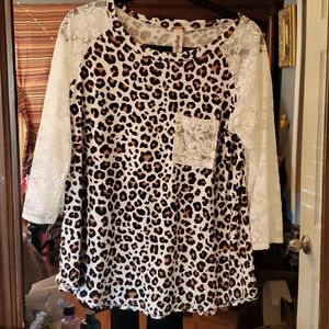 New  Lace Sleeve Animal Print Top 3X
